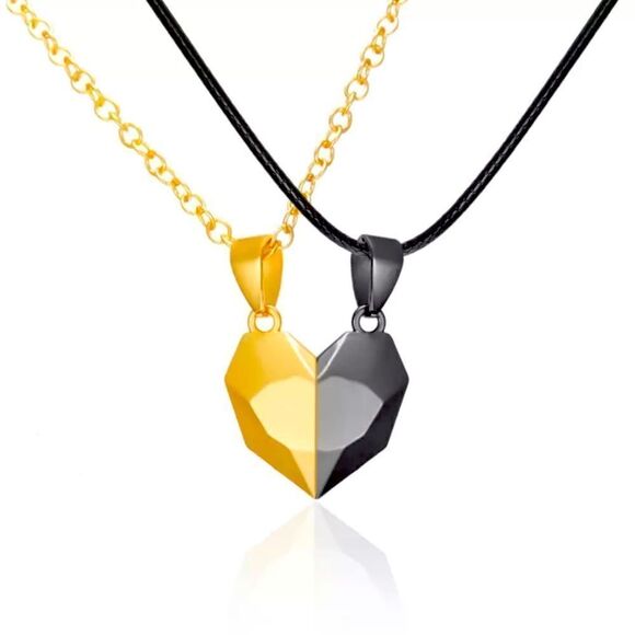 ⭐️Black And Gold Magnetic Heart ❤️ Necklace - Picture 1 of 4